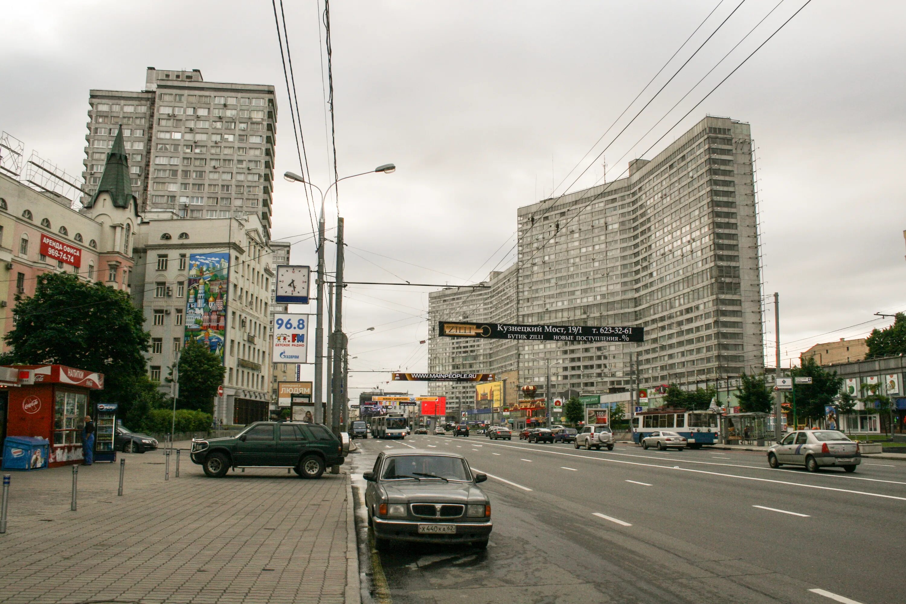 Где находится новый арбат. Улица новый арбат 22. новый арбат, москва. новый арбат 15 перекресток. арбат киров.