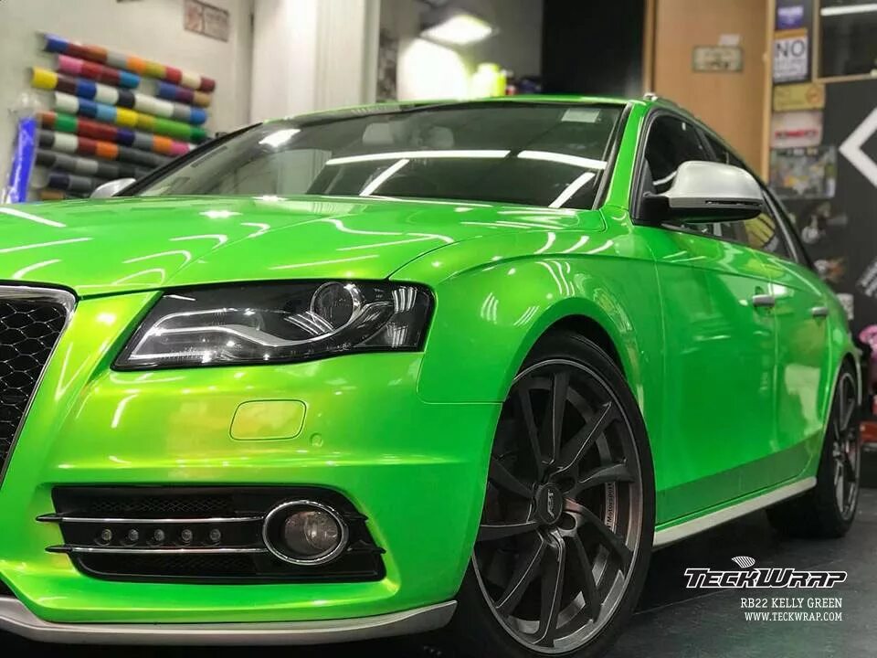 Audi q7 TECKWRAP. TECKWRAP Green. Пленка матовый хром изумрудный TECKWRAP - Emerald Green - vch305. Глянцевый зеленый цвет