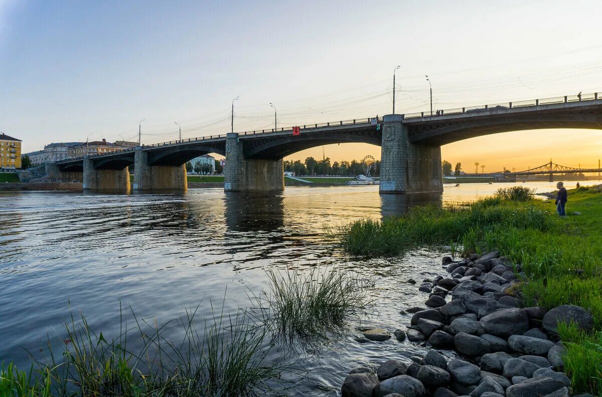 Восточный мост тверь. Нововолжский мост Тверь. Староволжский мост в Твери. Новый Волжский мост Тверь.