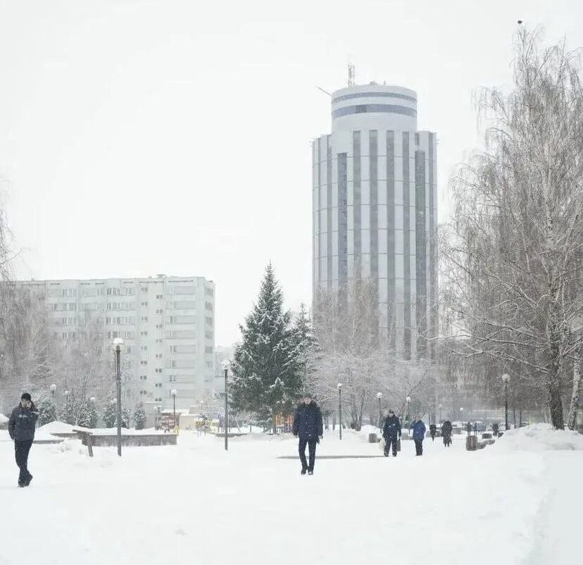 Ночной город набережные челны. Набережные челны 2018 год. Набережные челны ночью. Набережные челны 2018 год. Набережные челны центр города.