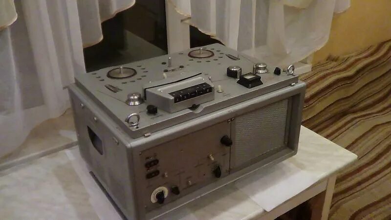 Магнитофон м64 армейский. Магнитофон лучше: "teac x-1000r. Звучит магнитофон. Nagra 2. Otari mx-5050.