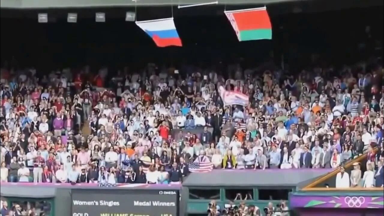 Флаг упал. Флаг америки упал под гимн россии. падение флага сша под гимн. падение флага сша под гимн россии. американский флаг упал под гимн россии видео.
