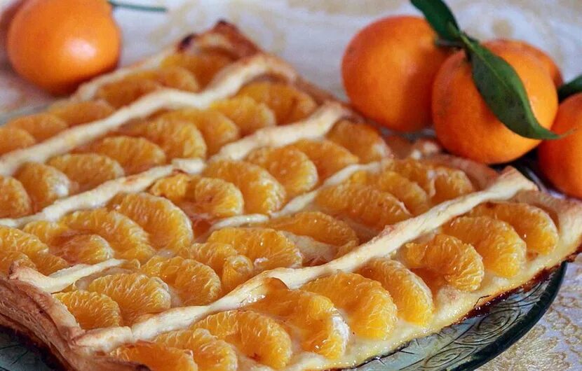 Мандариновая выпечка. Пирог с мандаринами. выпечка с мандаринами. слоеное пирожное с мандаринами. слойки с мандаринами.