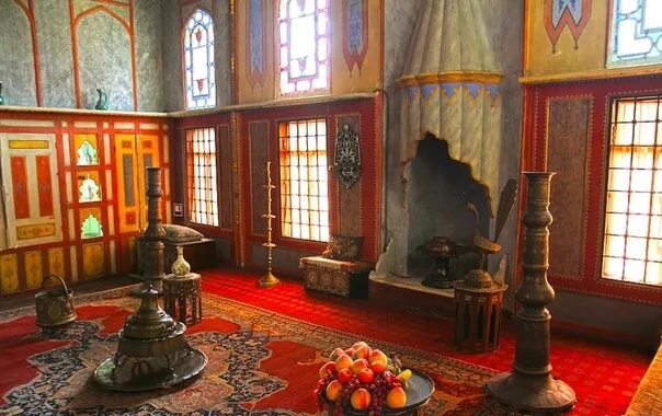 Ханский дворец бахчисарай фото внутри и снаружи Новая серьезная реставрация минбар Большой Ханской мечети Бахчисарая. Ожившие