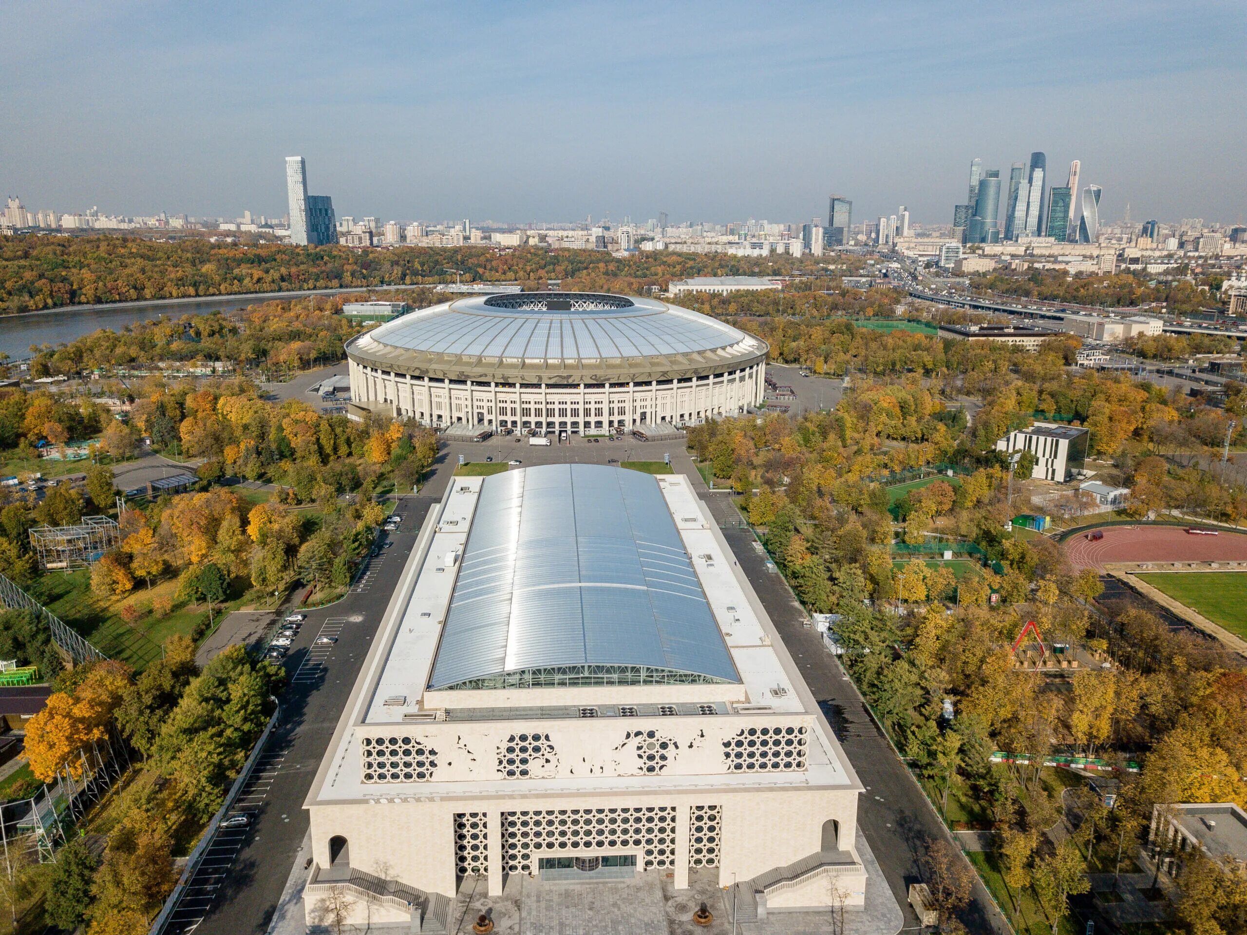 Лужники спа. Дворец водных видов спорта Лужники, Москва. Водный стадион Лужники. Бассейн Лужники Москва. Дворец Лужники Москва.