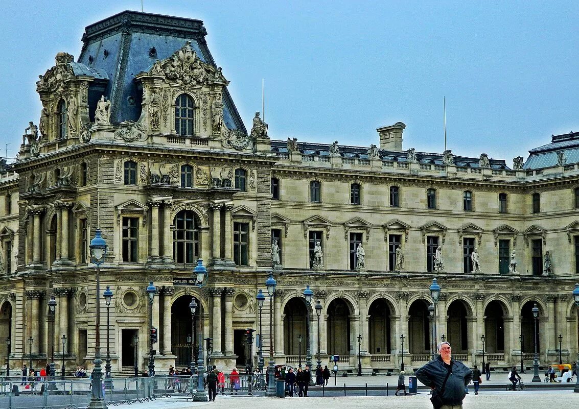 лувр фото снаружи. лувр 1793. лувр париж снаружи. лувр. лувр ансамбль.