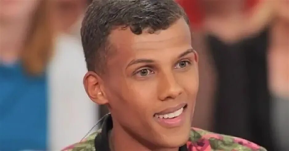 Рандеву Stromae. Стромае 2020 Рандеву. Стромае клип Рандеву. Стромае рандеву