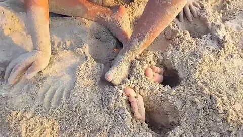 Море закопает в пески