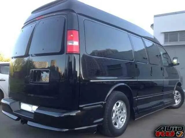 Шевроле экспресс с пробегом в россии. Chevrolet Express 2007. Chevrolet Express 2. Шевроле экспресс 2023. Автобус Шевроле экспресс 4х4.