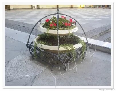 Металлические клумбы для цветов