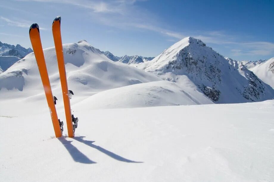 Горные лыжи. Ski mine. Павловка горнолыжка. Горные лыжи спорт. Горные лыжи горы.
