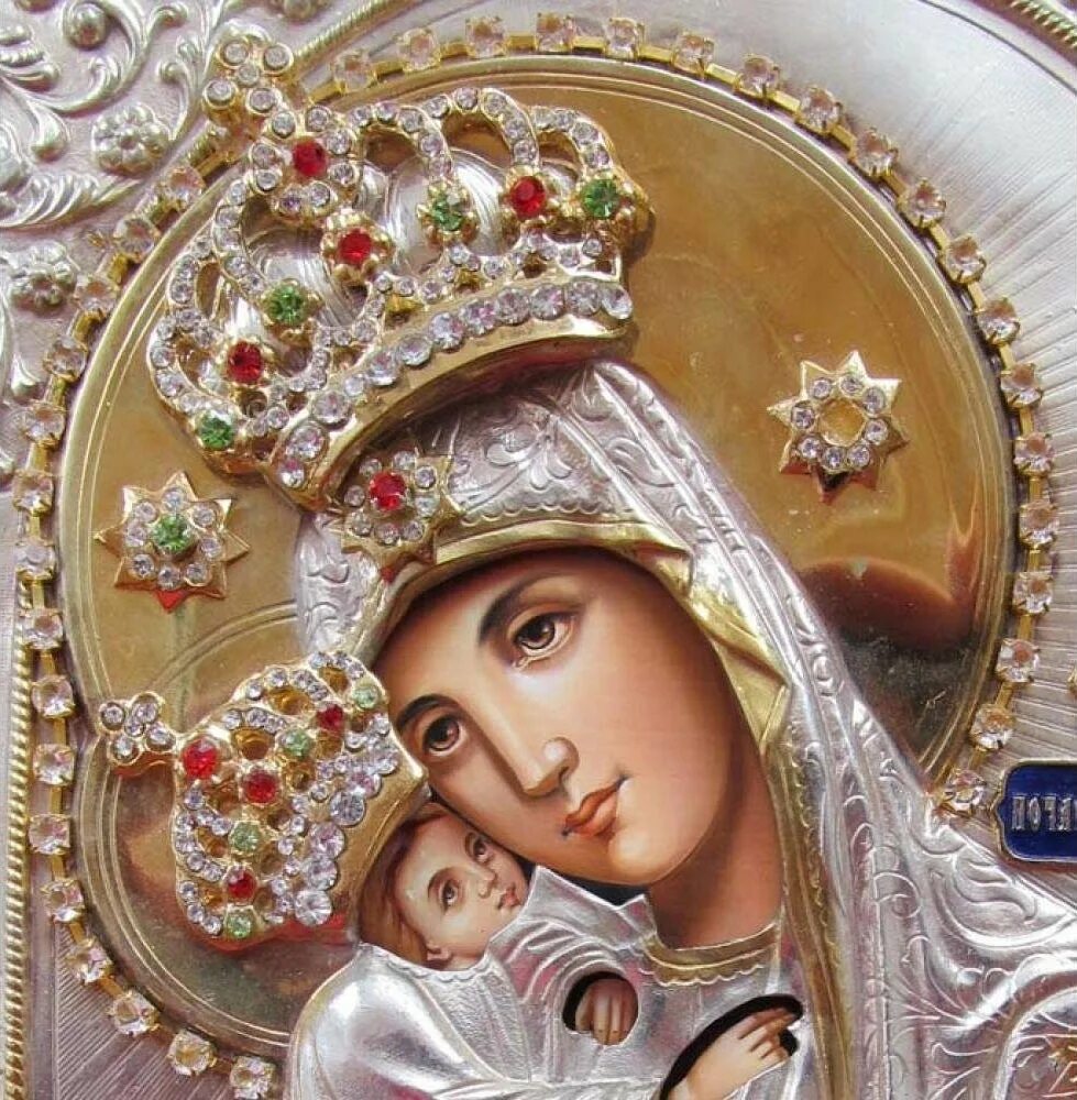 Самую красивую икону матерь божью