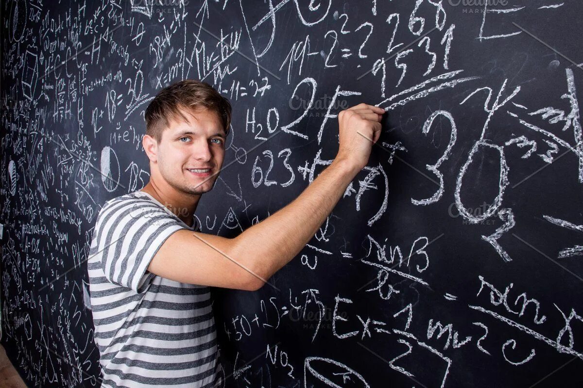 Nick went to the blackboard. Студент у доски. Человек пишет на доске. Математика студенты. Студенческая доска.