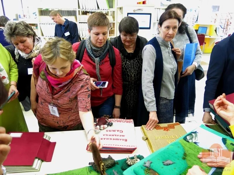 Описание вышло покурить и не вернулось.
