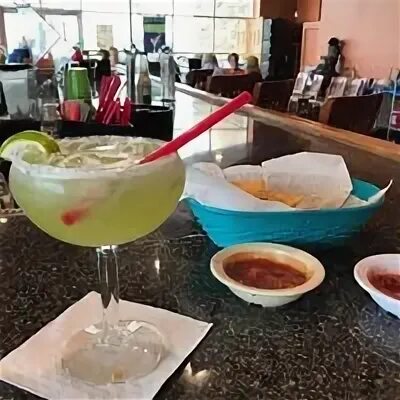 Палома кантина санкт петербург. Палома ресторан. Ресторан на набережной в тюмени 15/86. Paloma cantina спб. Палома ресторан.