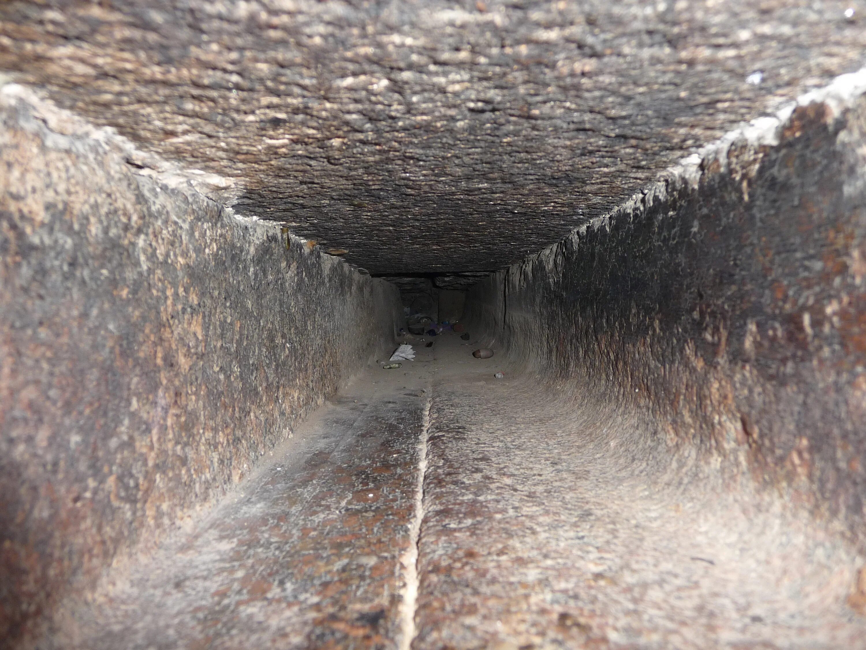 коллектор реки неглинка. туннели под землей.