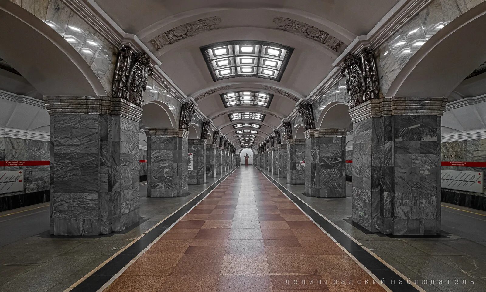 Метро в кировском районе санкт петербурга. Станция метро кировский завод. станция кировский завод санкт-петербург. станция метро кировский завод санкт-петербург. метро кировский завод вестибюль.