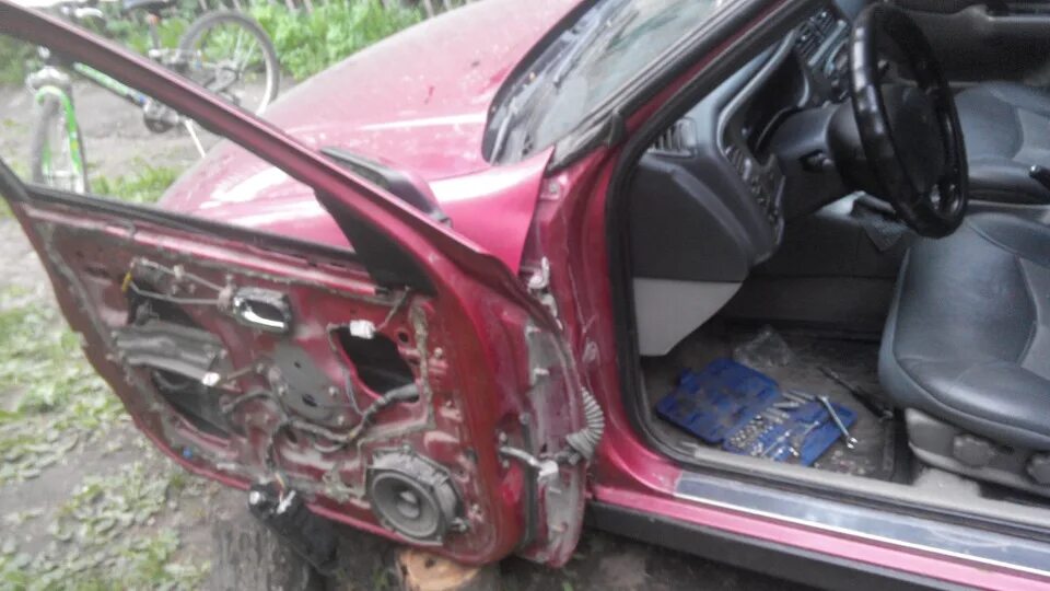 оклейка салона пленкой под дерево (двери) - Nissan Primera (P12), 1,6 л, 2005 го