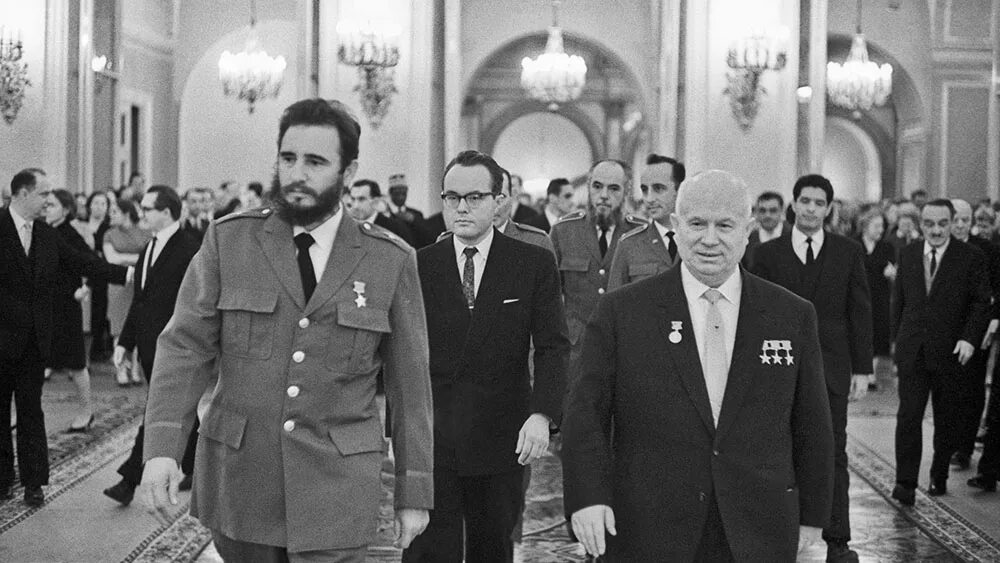Куба хрущева. Хрущев и кеннеди карибский кризис. Карибский кризис 1962 хрущев. Куба хрущева. Куба хрущева.
