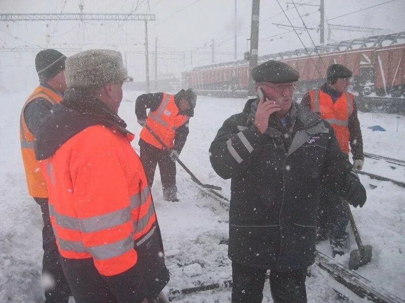Очередь по снегоборьбе это. Снегоборьба ржд. снегоборьба на железной дороге. очередь снегоборьбы. вторая очередь по снегоборьбе.