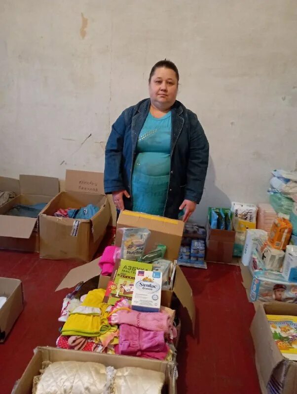 Макулатура. Андрей лысенко донецк волонтер. Андрей лысенко волонтер. Андрей лысенко украина волонтер. Многодетная семья в общежитии.