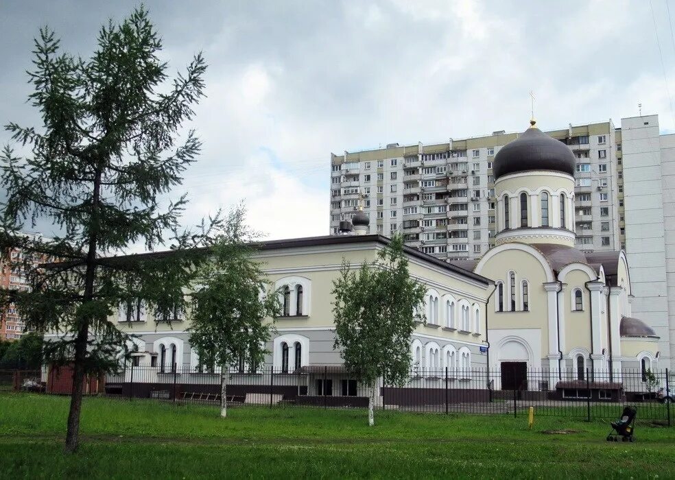 Церковь св алексия мечева в вешняках. Храм алексея мечева на вешняковской. Храм на вешняковской 16. Храм на вешняковской 16. Церковь святого праведного алексия московского мечёва.