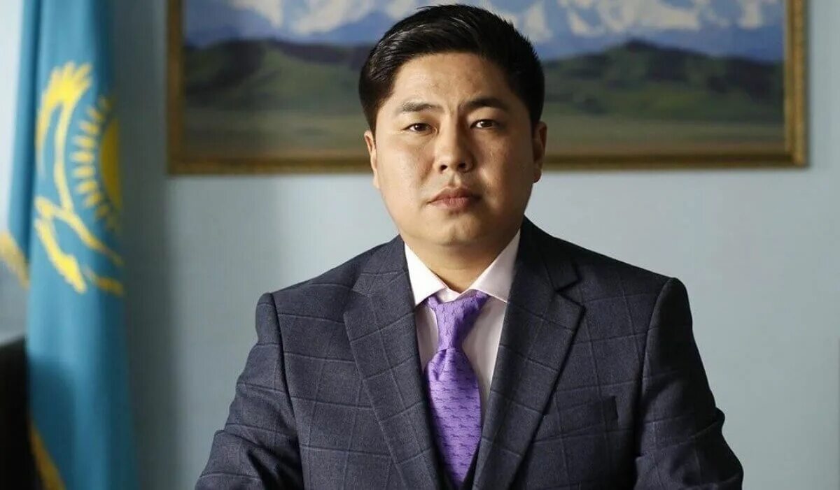 Нуртас адамбай. Адвмбай актер нуртас адамбай. Казах адамбаев. Нурсултан адамбаев. Нуртас адамбай казахский актёр.