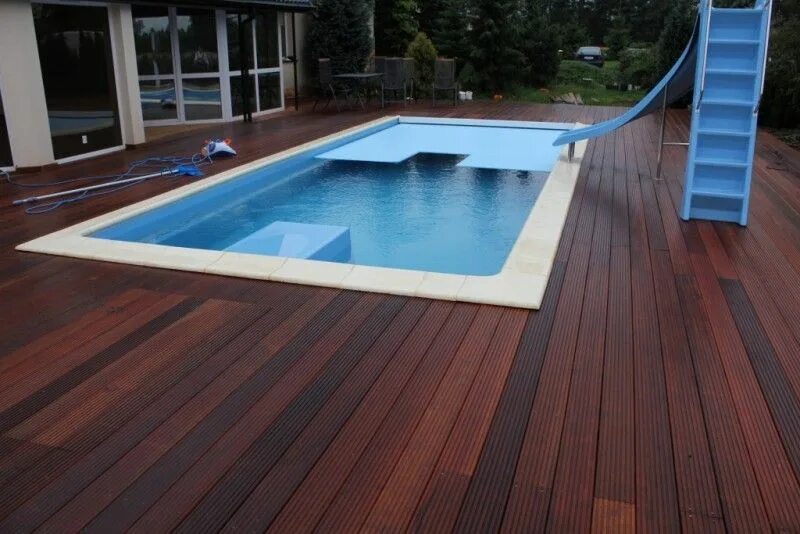 Террасная доска термоясень. Короб для бассейна. Деревянный настил для бассейна. Покрытие вокруг бассейна. Настил для бассейна.
