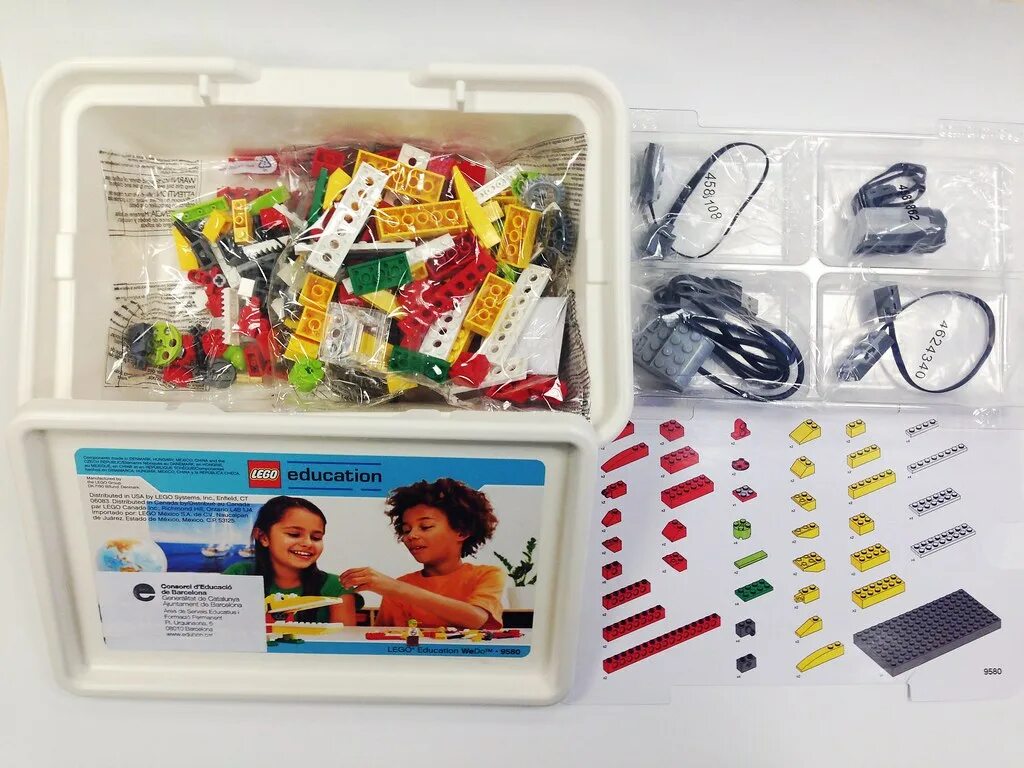 Lego 9580 базовый набор wedo. Конструктор lego boost 17101. Наборы для робототехники для школьников. Наборы для робототехники для школьников. Lego mindstorms ev3.