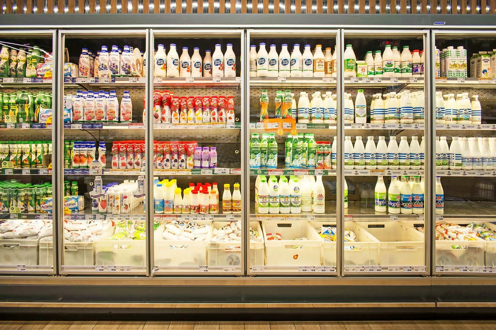 Витрина росстата. Витрина супермаркета. прилавок продуктового магазина. продуктовая витрина. витрина с продуктами.