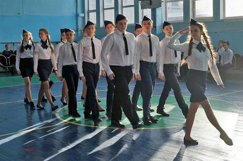 Строевой. Строевая в школе. Строевая подготовка на зарнице. Строевой шаг в школе. Конкурс строевой подготовки в школе.