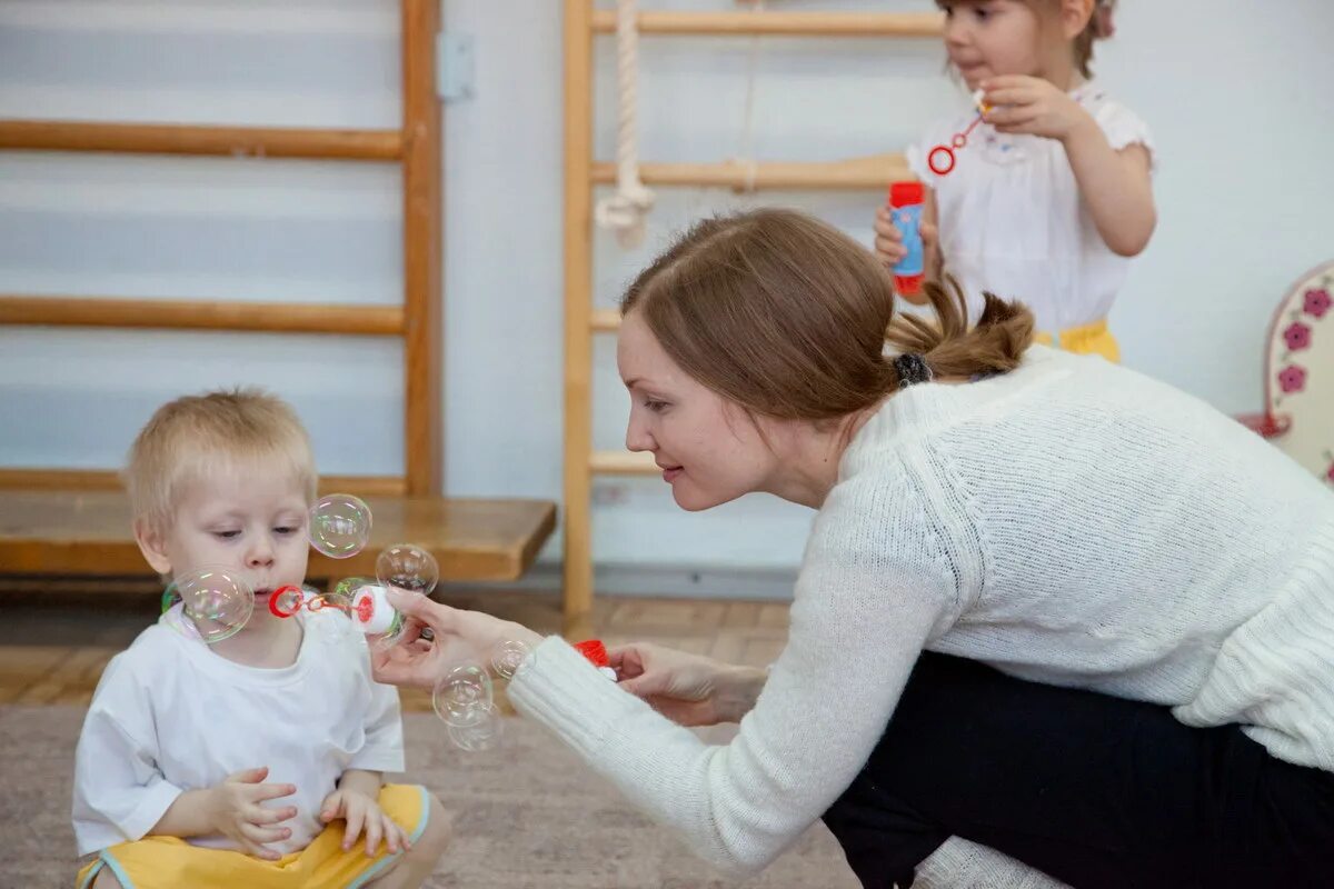 Зпрр в год. Дети с ЗПР. Дети с задержкой психического развития. Задержка развития ребенка. Детишки с ЗПР.