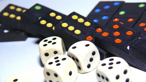 Domino game