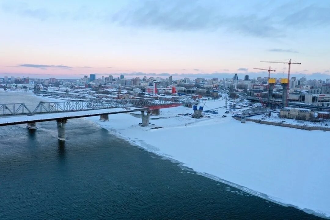 Центральный мост новосибирск. Замерзает ли обь в новосибирске зимой. Проект моста через обь в новосибирске четвёртого. Тц обь лянтор. Обь центр новосибирск.