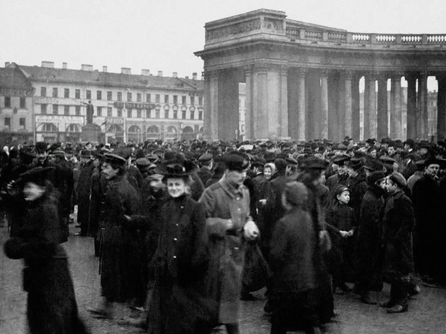 1901 год. Студенческая демонстрация у казанского собора 4 марта 1901. демонстрация у казанского собора 1901. студенческая стачка у казанского собора 1901. студенческая демонстрация у казанского собора в петербурге.