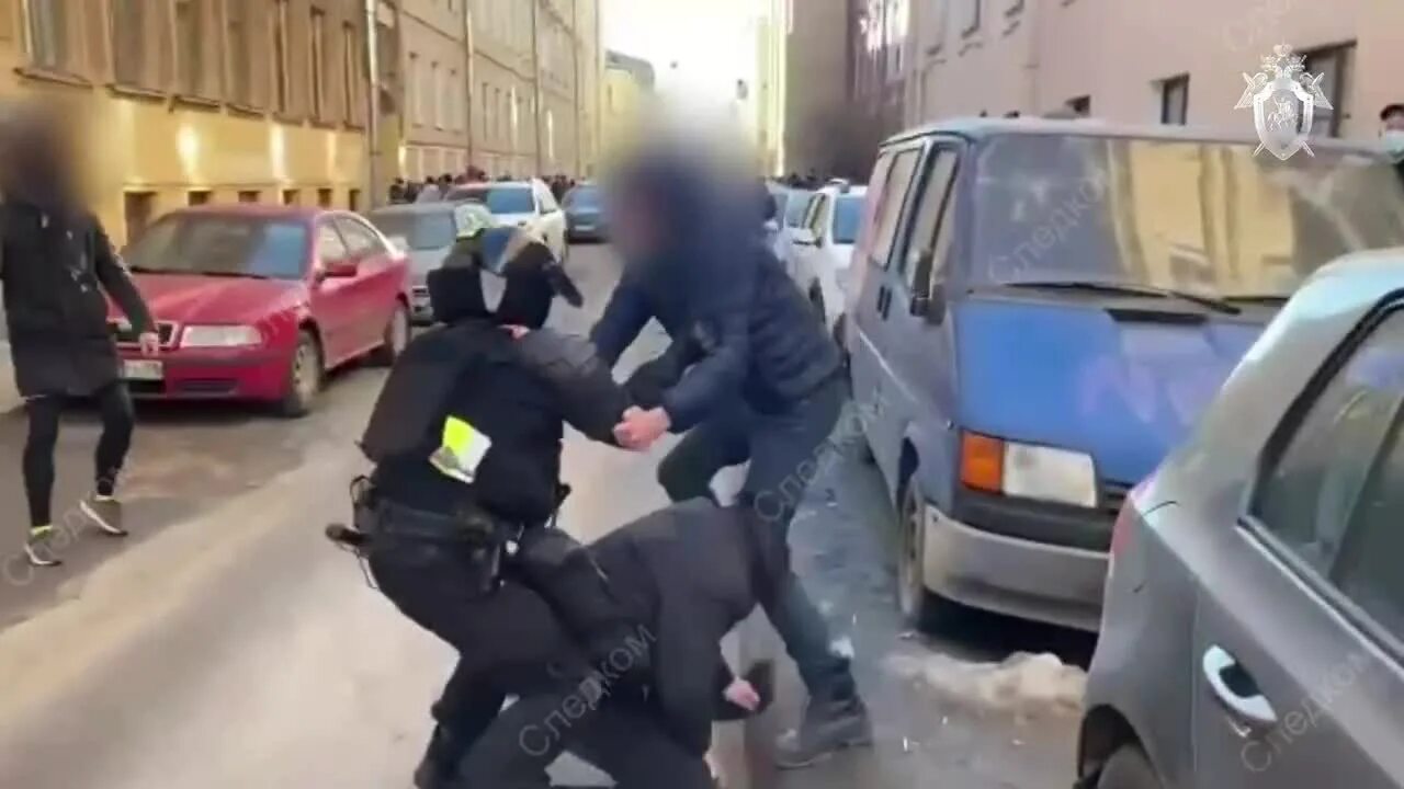 Убивают ли полицейские. Задержания напавших на журналистов в Петербурге во время рейда. ГСУ Санкт-Петербург.