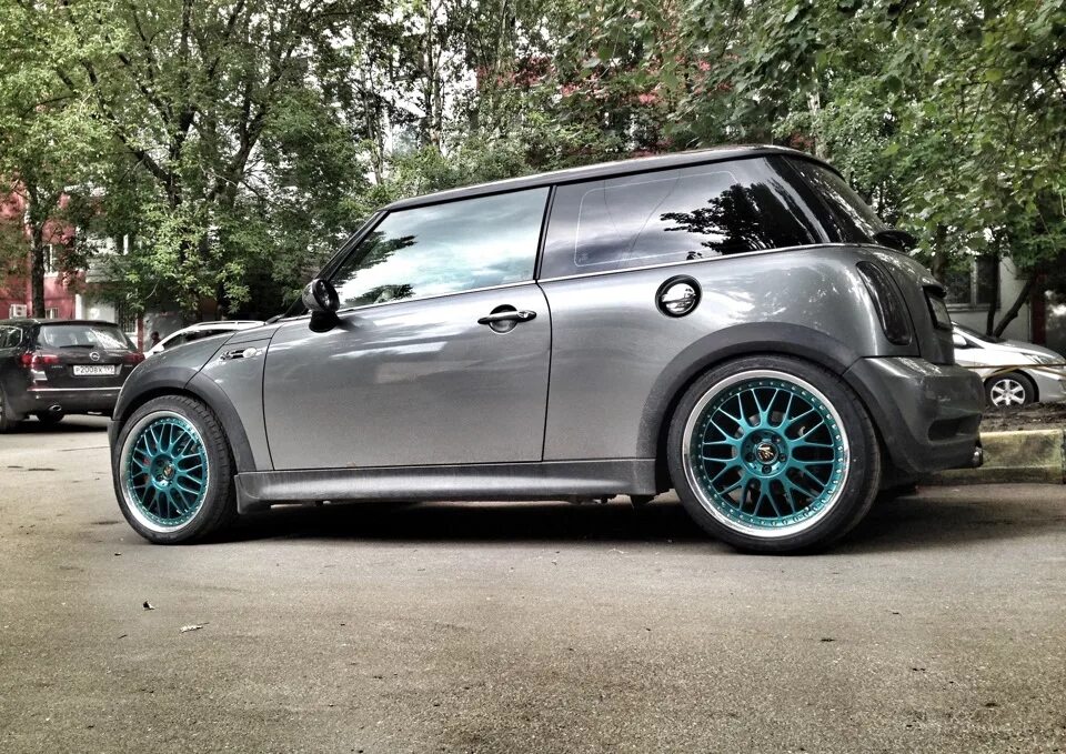 Диски Mini Cooper r17. Mini Cooper JCW радиус колеса r17. R16 BBS Mini Cooper. Mini Cooper r16.