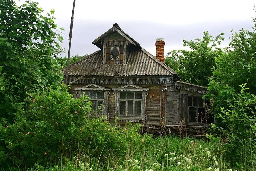 Старый домик стоял на самом