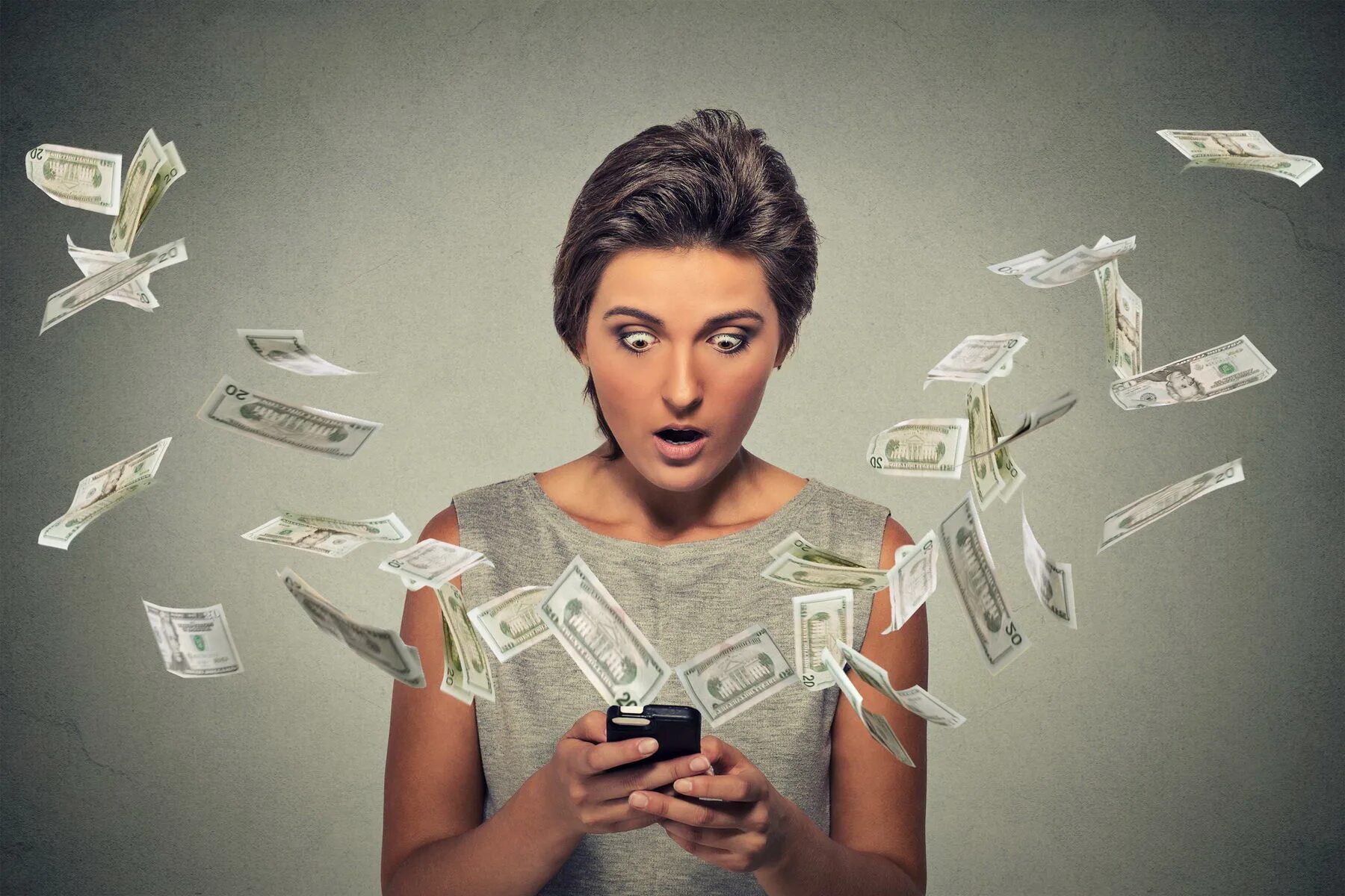 Удивить девушку денег. Девушка с деньгами. Девушка с купюрами. Счастливая женщина с деньгами. Удивить девушку денег.