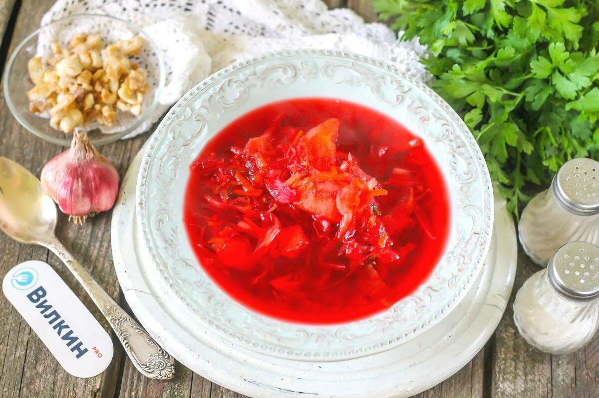 Борщ с квашеной капустой. Суп борщ. Борщ домашний. Красивый борщ. Борщ классический.