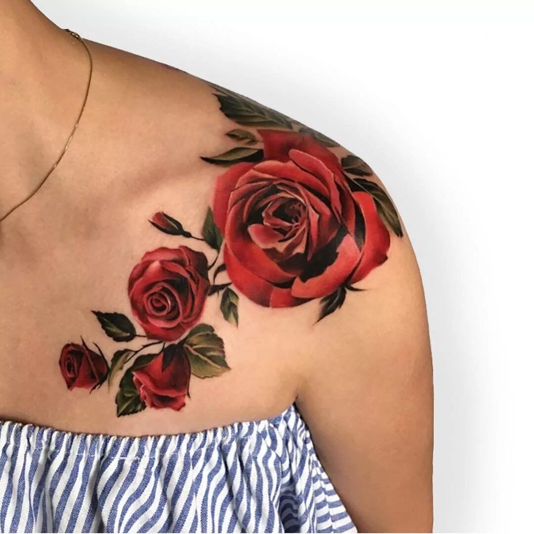 тату на плече для девушек. тату на плече женские. тату роза. тату роза. розы на плече у девушки.