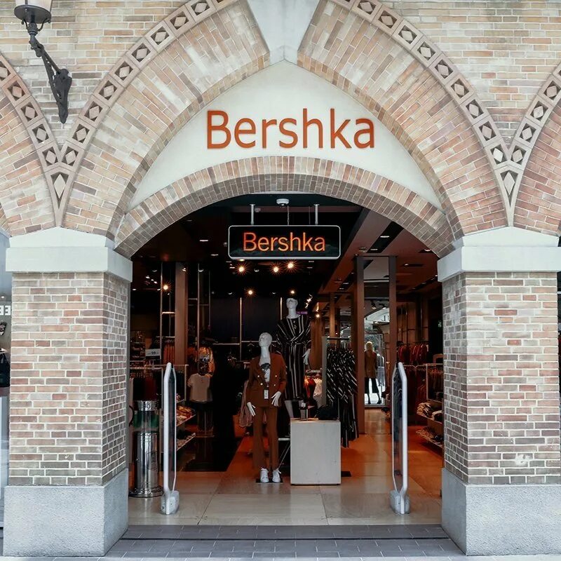 Бершка иваново. Бершка в дубае. Бершка в дубае. Bershka dubai mall. Бершка в дубае.