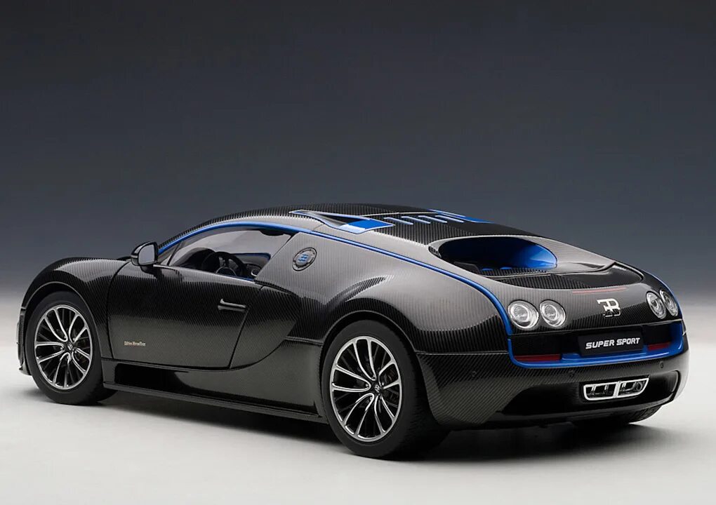 Bugatti чья. Bugatti Veyron 16.4 super Sport 2010. Bugatti Veyron 16.4 super Sport синий. Bugatti Veyron 16.4 super Sport Black. Bugatti Veyron super Sport 2015.