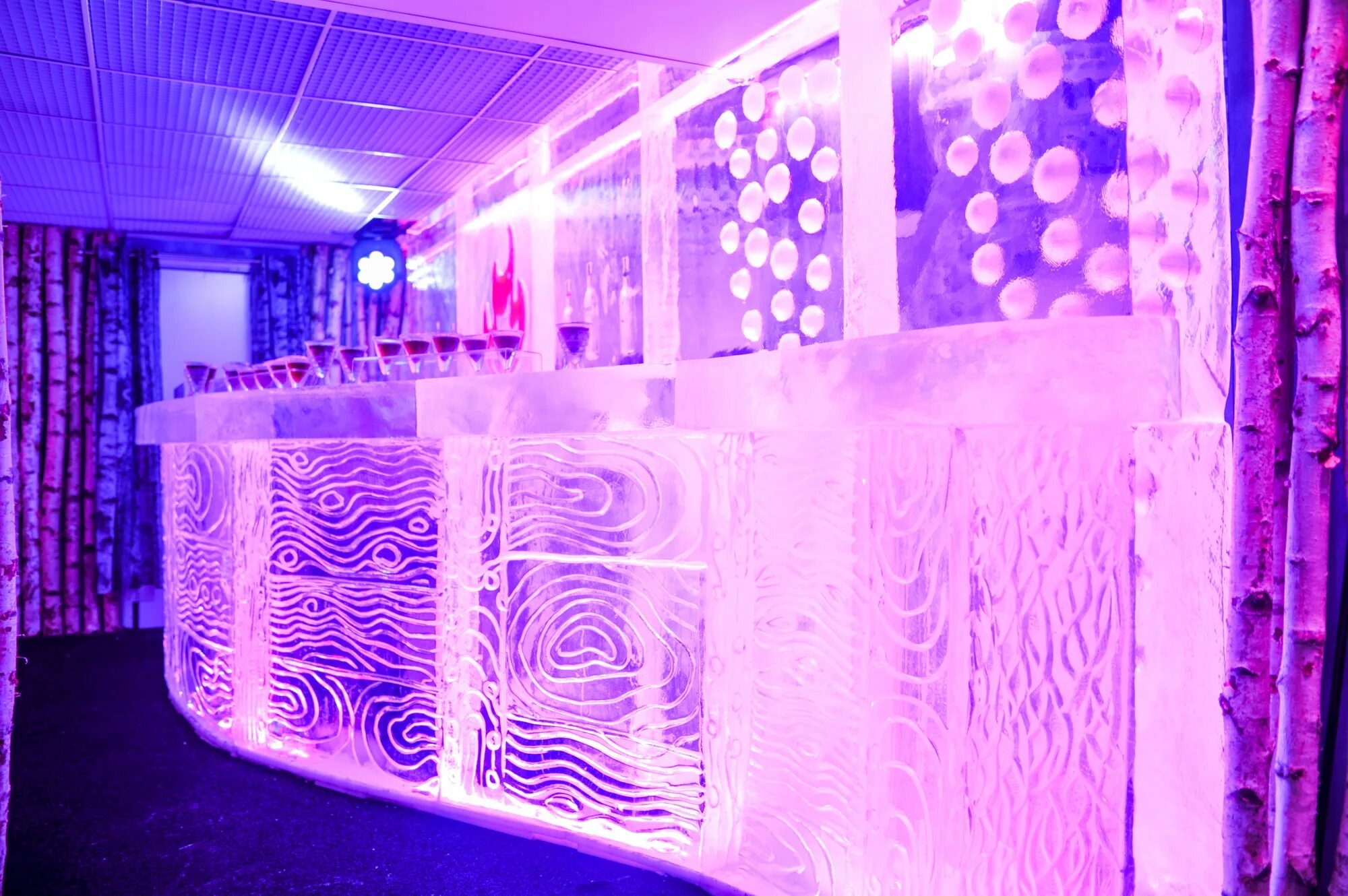 Ледяная стойка в баре. Айс ресторан. Ice Bar Москва Сити. Ice Bar Пхукет. Айс петербург