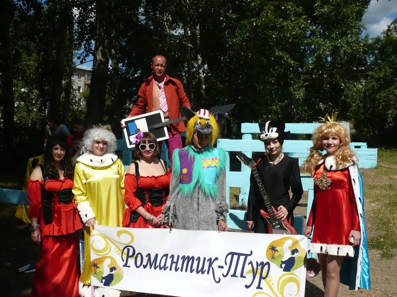 костюмы в стиле бременских музыкантов. костюм осла из бременских музыкантов. бременские музыканты аниматоры алматы. бременские музыканты костюмы героев. бременские музыканты костюмы героев.