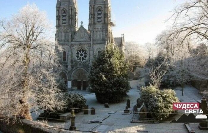Snow covered Kylemore Abbey in winter Places to go, Ireland travel, Places to vi
