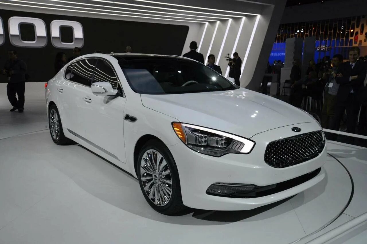 Седан шевроле малибу 2013. Kia k900 белая. Мерседес седан новый. Ford fusion седан 2013. Седан kia k900.