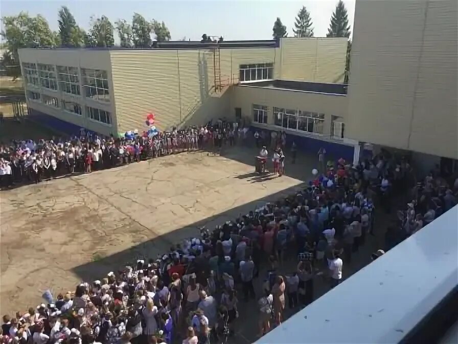 Гбоу сош оц с богатое. Гбоу сош 1 большая глушица. Гбоу сош 1 большая глушица. Школа 1 большая глушица. Мфц большая глушица.