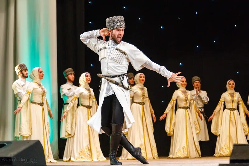 Вайнах групп. Чеченский ансамбль вайнах. группа вайнах (ансамбль). чеченский государственный ансамбль танца вайнах. ансамбль вайнах грозный.