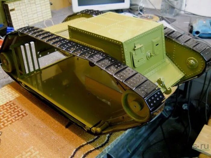 Пк танковый. Компьютерный корпус в виде танка. Системный блок в виде танка. Корпус для танков ПК. Компьютер в стиле танка.